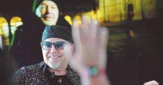 Copertina di Amore, politica, amicizia: alla fine Vasco è “Siamo qui”