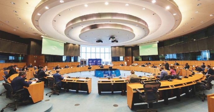 Salario minimo europeo, c’è il primo sì alla direttiva