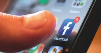 Copertina di Homer Simpson e truppe di troll contro i “nemici”