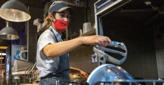 Lavoro nero, paghe sotto il salario minimo e alloggi fatiscenti: così i ristoratori italiani in Germania reclutano (e sfruttano) i connazionali