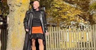 Copertina di Mark Bryan, il 62enne ingegnere robotico che va al lavoro con cravatta e tacco 12: “I vestiti non hanno genere”