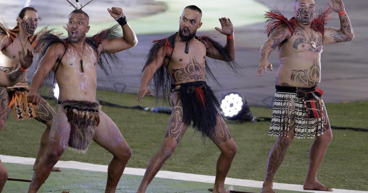 Tribù Maori contro i No Vax: “Smettete immediatamente di usare la nostra haka Ka Mate nelle proteste”