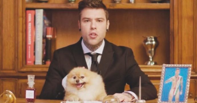 Fedez come Silvio, ma il suo “movimento” è uno spot