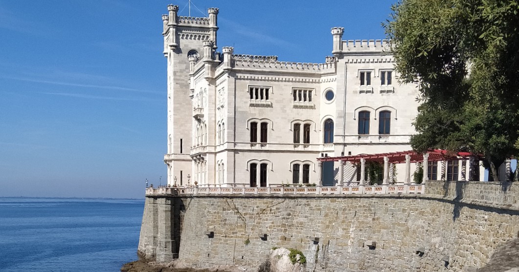 Castello di Miramare di Trieste, un viaggio in un parco “sudamericano” nato dalla passione botanica dell’arciduca Massimiliano