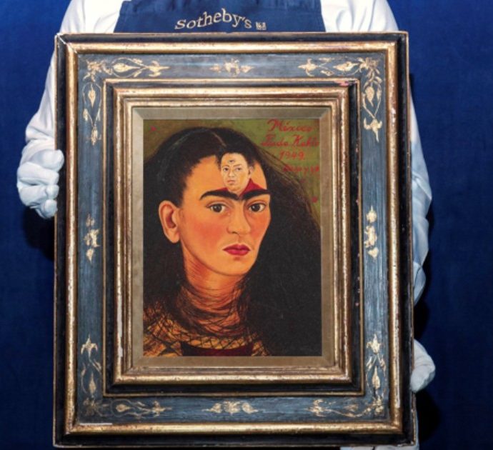 Frida Kahlo da record: un suo quadro venduto all’asta per 35 milioni di dollari. È la cifra più alta per un’opera d’arte latinoamericana