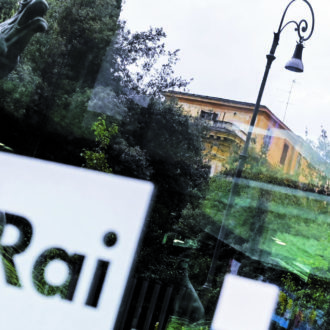 Copertina di Covid sopra 10 mila, Rai lottizzata: il Fatto di domani 18 novembre