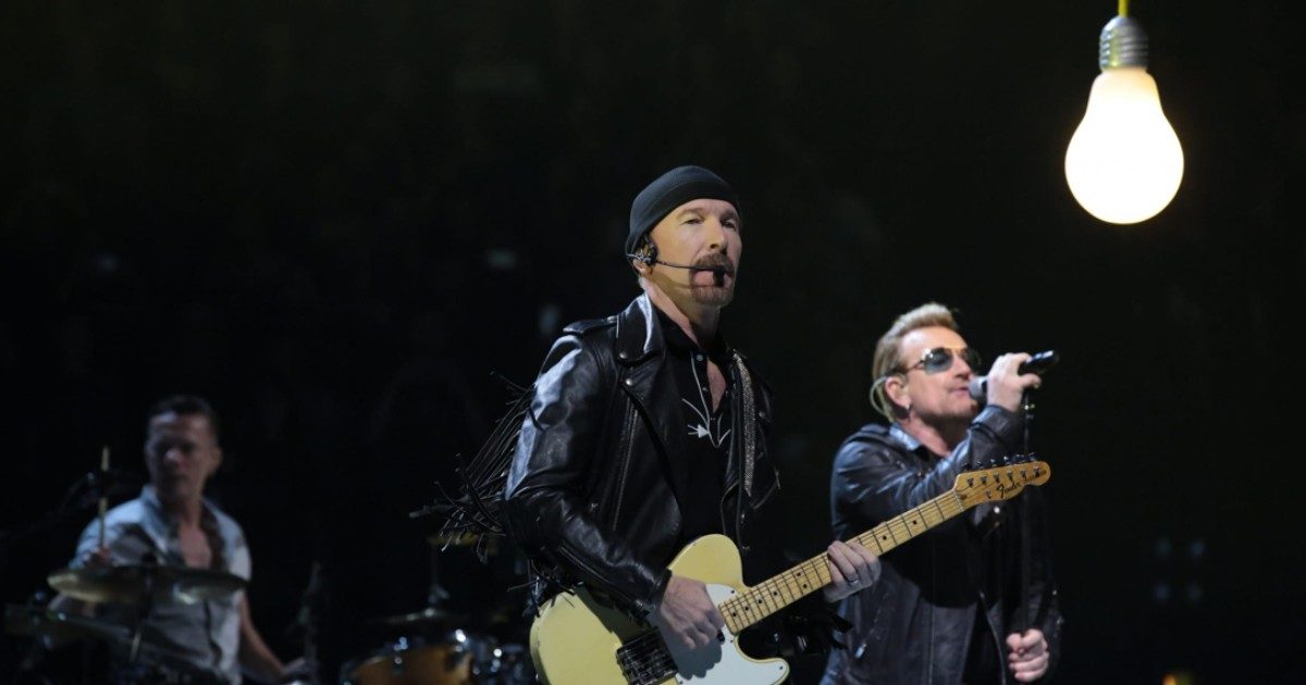 Bono senza freni: “Le canzoni degli U2 sono imbarazzanti e non mi piace neanche il nome della band”