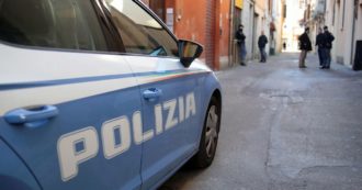 Copertina di Napoli, mazzette e “miracoli” per avere la divisa