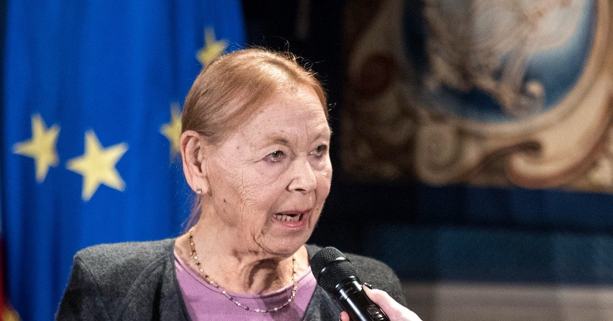 Giornata della Memoria, Edith Bruck: “In Italia stanno rifiorendo il fascismo e l’antisemitismo. Vedere saluti romani e marce mi fa male”