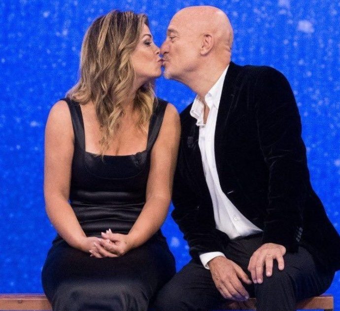 Zelig torna su Canale 5, Claudio Bisio e Vanessa Incontrada si baciano. Poi lei spiazza tutti: “Hai detto che sono immigrata e ho rubato il posto alle italiane?”