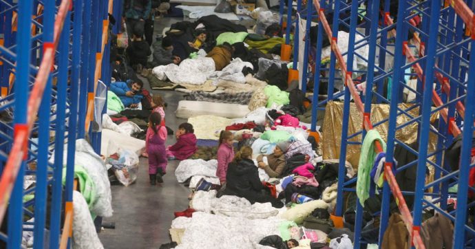 Crisi dei rifugiati: muore neonato Minsk sgombera l’accampamento