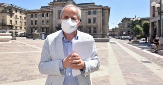 Copertina di Covid, Crisanti: “La caccia al no vax è utile solo a coprire gli errori fatti”