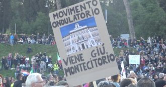 Roma, tornano a manifestare i No green pass: circa tremila persone al Circo Massimo. Sui social annunciavano: “Un milione in piazza”