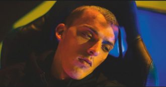 Copertina di Nella Venezia di Ancarani, la vita sfreccia su un motoscafo