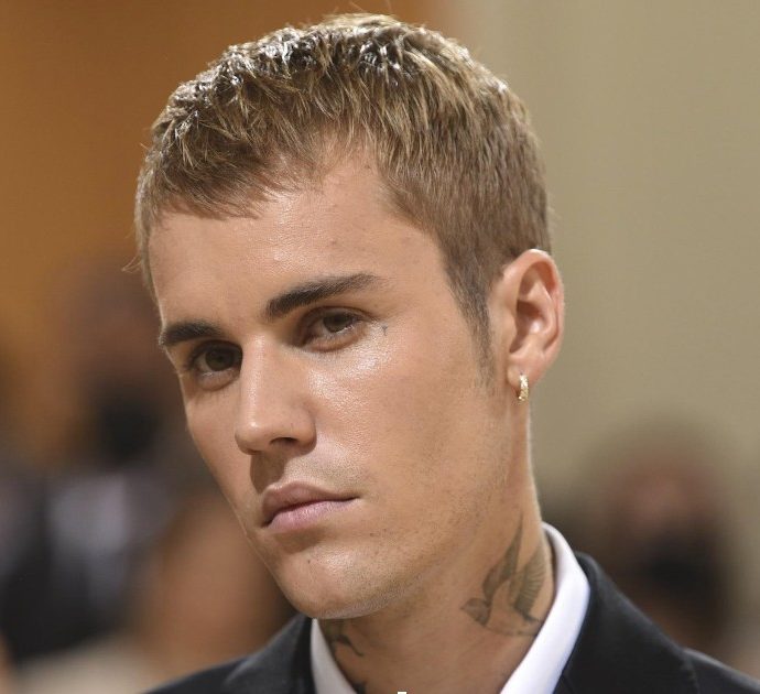 Justin Bieber: “Sono seriamente malato. Mi è stata diagnosticata la malattia di Lyme, oltre che una seria mononucleosi cronica”