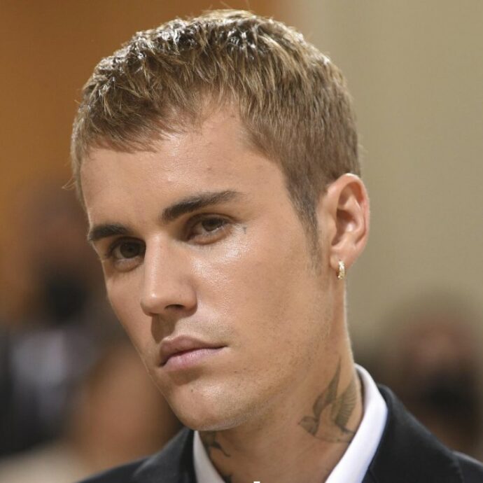 Justin Bieber finisce nella blacklist di Ferrari, non potrà più comprare auto della casa di Maranello: ecco perché