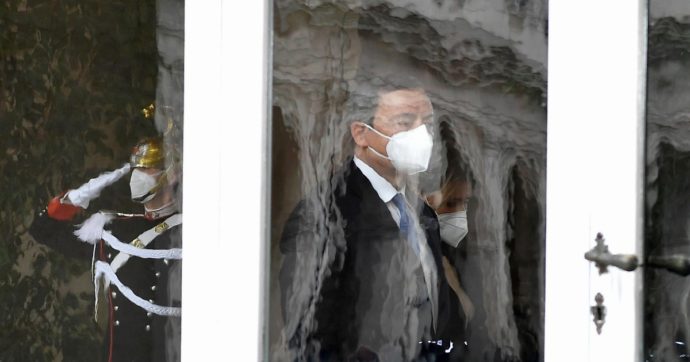 Covid: se va avanti così Draghi si gioca il Colle