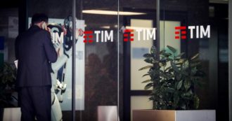 Copertina di Tim, con questo governo la finanza può mettere a segno uno dei suoi colpi più forti