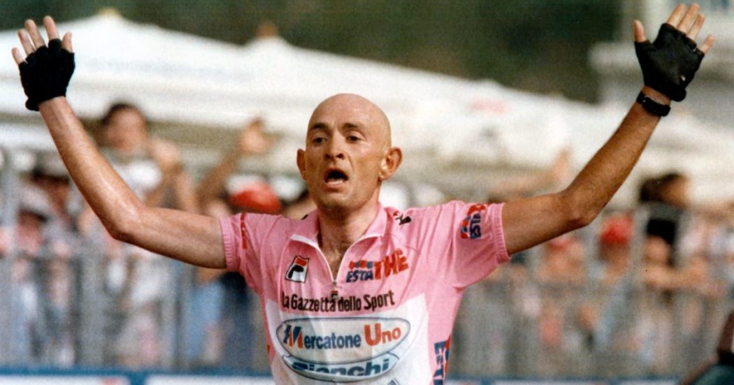 https://st.ilfattoquotidiano.it/wp-content/uploads/2021/11/22/Pantani_1200--1050x551.jpg