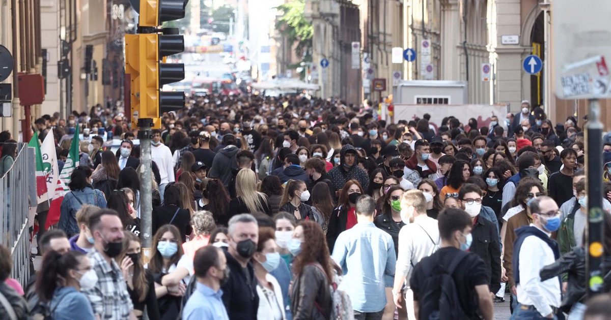 Covid, 527 muertos en Alemania: esto no ha sucedido mucho desde el 12 de febrero.  Llega a Gran Bretaña la tarjeta de vacunación para discotecas y grandes eventos