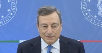 Copertina di La battuta di Draghi sullo stato di emergenza: “Proroga? Non mi azzardo a dire niente a un mese da scadenza, altrimenti Cassese mi sgrida”