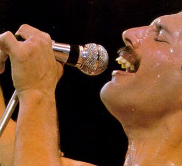 Freddie Mercury, trent’anni fa moriva la stella dei Queen: “Se devo andare da qualche parte, meglio l’Inferno”. Talento coraggioso, tormentato esplosivo e ironico