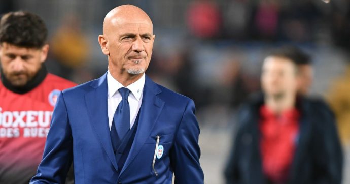 Dalla Serie A alla squadra di Gheddafi, mister Sannino riparte dalla Libia: “Qui una passione incredibile, il calcio è fuga dalla guerra”