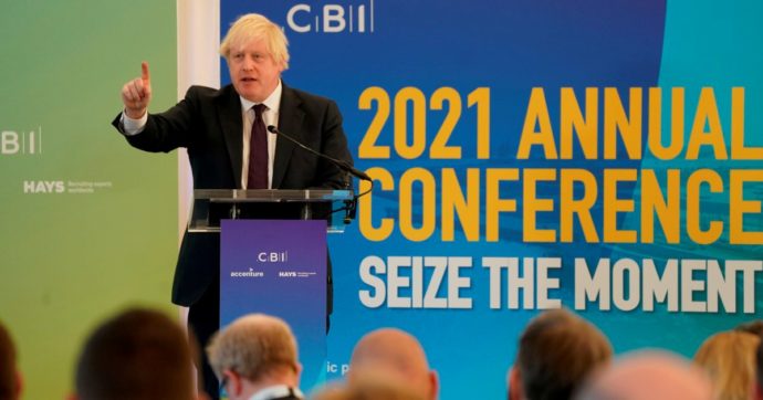 Spese sanitarie, BoJo delude: lui si consola con Peppa Pig