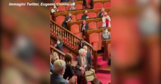 Copertina di Violenza di genere, Liliana Segre al Senato per l’evento “Il grido delle donne”: l’aula la accoglie con una standing ovation