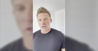 Copertina di General Hospital, l’attore Steve Burton fuori dalla serie perché non vaccinato: “È una questione di libertà personale”. L’annuncio su Instagram