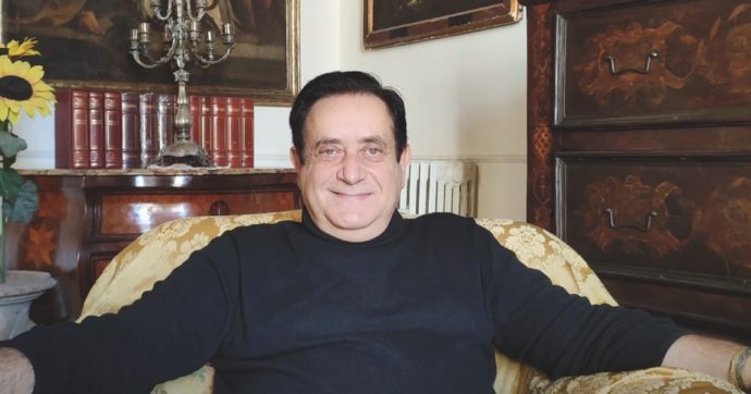 Disse no a piazza per Siani: sindaco lo promuove vice