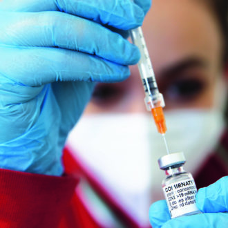 Copertina di Paura per la variante sudafricana: il Fatto di domani 27 novembre