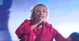 Copertina di X Factor 2021, Gianmaria torna sul palco con il suo secondo pezzo originale: “Senza saliva”. Ritmo e penna che lo traghettano in semifinale