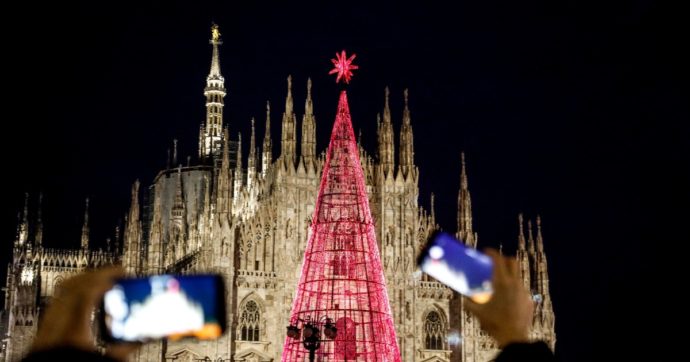 Milano, controlli nelle vie dello shopping: senza mascherina multe fino a 3mila euro. Sala: “Niente festa di fine anno al Duomo”