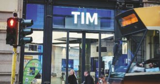 Copertina di Tim, Gubitosi attacca il cda sul caso Kkr e rimette le deleghe. A un passo dall’uscita