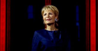 Copertina di Lilli Gruber: “I giornali, noi donne e la lotta ai polpettoni in stile Hemingway”