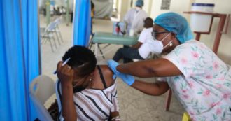 Copertina di Vaccini Covid, a Sudafrica e Botswana consegnato solo un terzo delle dosi già ordinate e necessarie per la popolazione