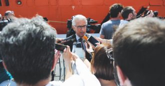 Copertina di En plein di indagati nella Salerno di De Luca. Dopo il sindaco, nei guai il presidente d’Aula