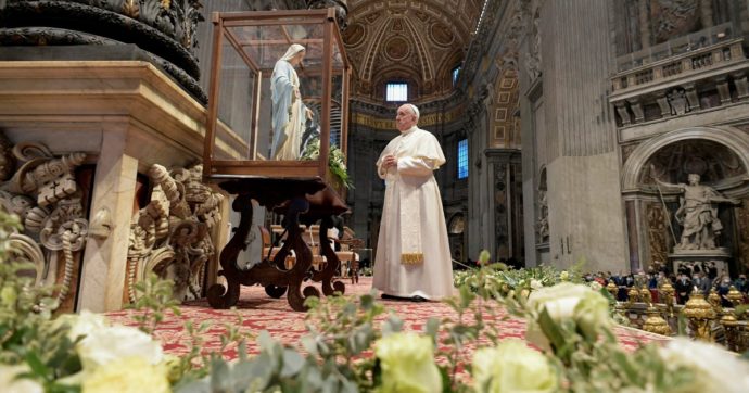 Copertina di Per la Madonna a Roma niente assembramenti