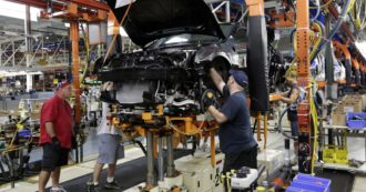 Copertina di Il lusso della deforestazione: Amazzonia falciata per i sedili in pelle di Suv e berline