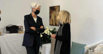Copertina di Che Tempo che Fa, Luciana Littizzetto e lo scatto nel camerino con Christine Lagarde: “Cosa ce ne facciamo delle monetine da 2 centesimi?”