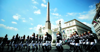 Copertina di Indaffarati (e silenziosi) per il Colle