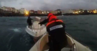 Pantelleria, mare mosso e venti a 70km/h: il salvataggio della Guardia costiera – Video