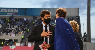Copertina di Juventus indagata, “John Elkann convoca una riunione: ‘Andrea è impresentabile'”. Uomini di Agnelli: “Peggio di così c’è solo Calciopoli”
