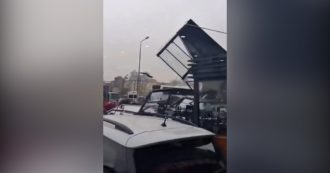 Copertina di Uragano a Istanbul, tetti scoperchiati e un torre crollata per il forte vento: 4 morti
