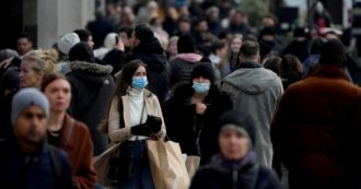 Copertina di Omicron molto trasmissibile e Londra parte con le quarte dosi