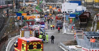 Copertina di Germania, bomba della Seconda Guerra Mondiale esplode vicino a una stazione di Monaco di Baviera: tre feriti, uno è grave