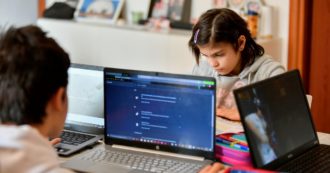 Copertina di Scuola, Draghi ordina la giravolta sulla giravolta