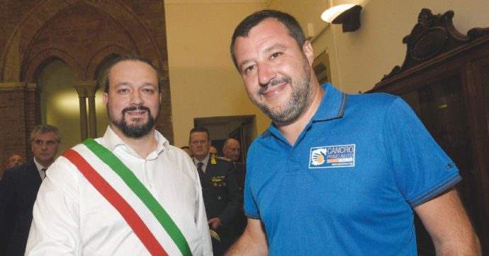 Copertina di I sindacati denunciano il sindaco di Ferrara, parla solo con  sigla ‘amica’ con pochi iscritti