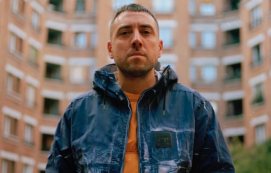 Copertina di Coez a FqMagazine: “Sono innamorato, canto meno l’amore e il mio sound è più duro. Ecco perché il tour nei club e non nei palazzetti”